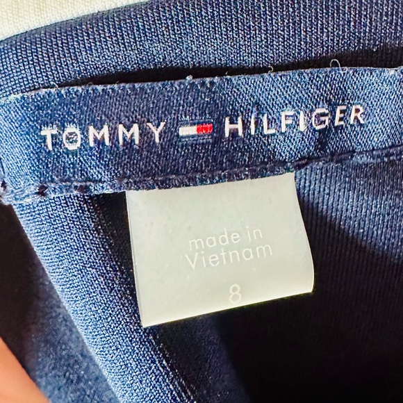 NEW! Tommy Hilfiger Navy Blue Asymmetrical Contrast-Trim Sleeveless Sheath Dress - Picture 15 of 17